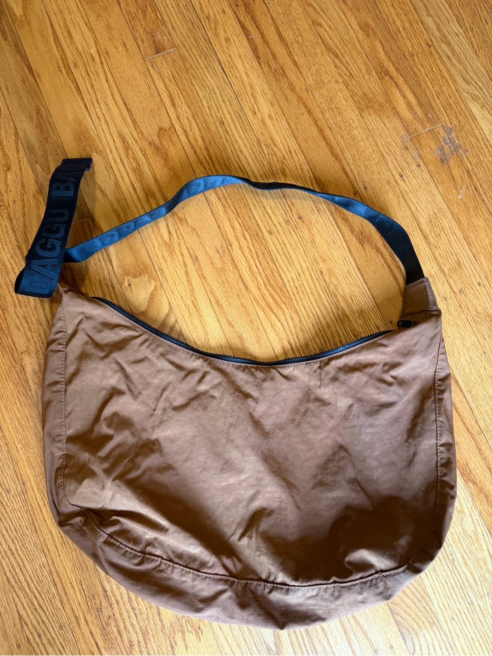 BAGGU Brown Crescent Messenger Bag with Black Strap